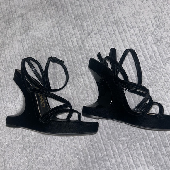 Tom Ford Elegant Black Strappy Heels - Picture 6 of 8